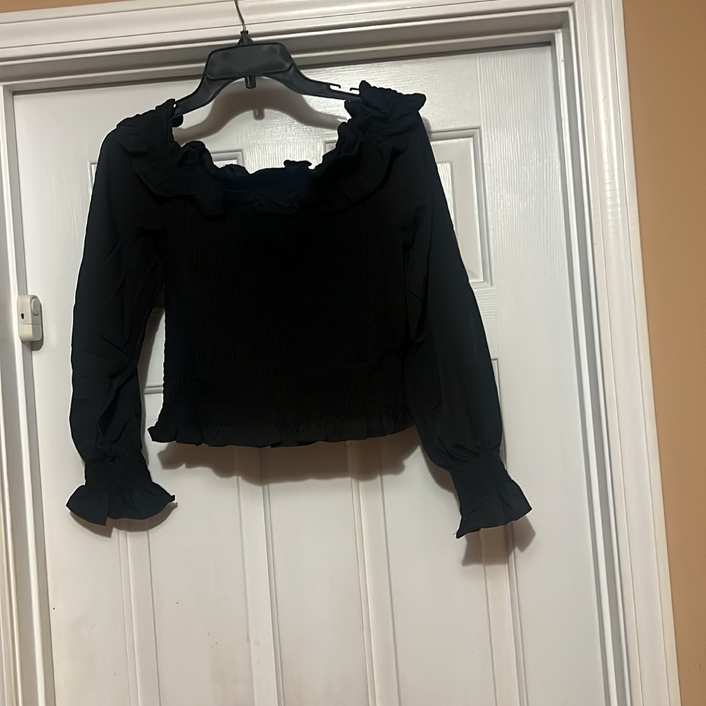Off Shoulder Blouse - Picture 3 of 4